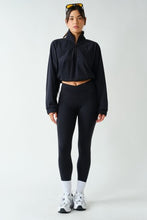 Load image into Gallery viewer, Sculpt Half Zip Pullover - Black