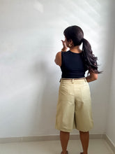 Load image into Gallery viewer, Belted Wide-Leg Bermuda Shorts
