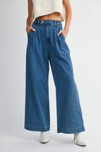 Load image into Gallery viewer, Pleated Jeans
