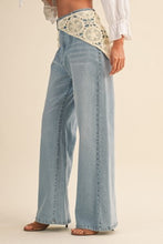 Load image into Gallery viewer, Crochet Scarf Accent Straight Jeans
