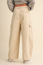 Load image into Gallery viewer, Cotton Twill Cargo Barrel Pants
