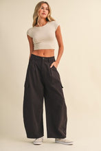 Load image into Gallery viewer, Cotton Twill Cargo Barrel Pants (Brown)
