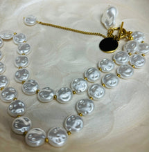 Load image into Gallery viewer, Pearl Necklace
