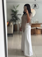 Load image into Gallery viewer, Mid rise wide leg jeans

