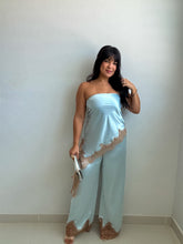Load image into Gallery viewer, Élise Satin Set
