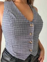 Load image into Gallery viewer, Plaid Print Vest
