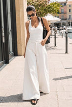 Load image into Gallery viewer, Mid rise wide leg jeans
