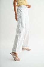 Load image into Gallery viewer, Wide-leg Stretchy Denim Trousers
